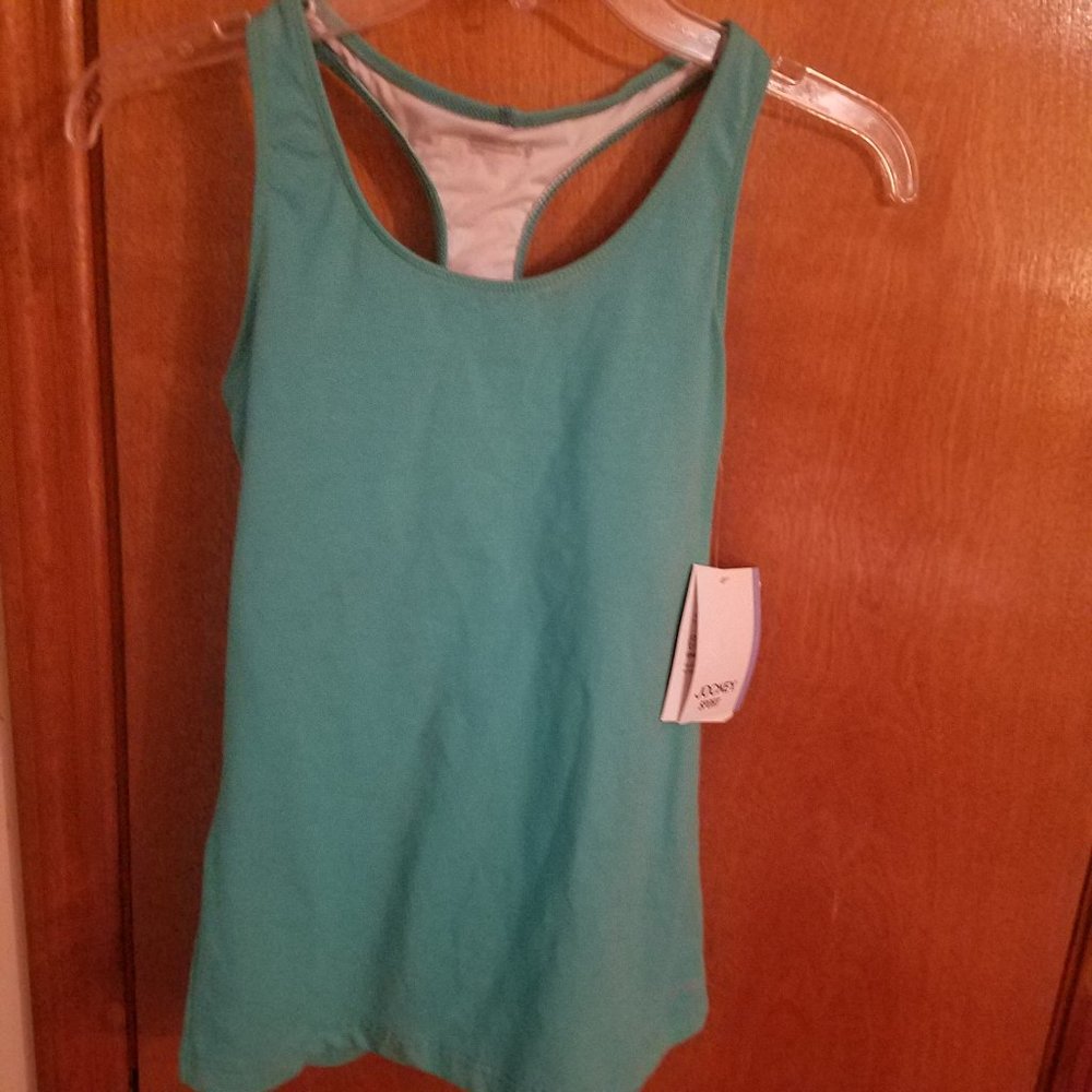 Basic tank with shelf bra